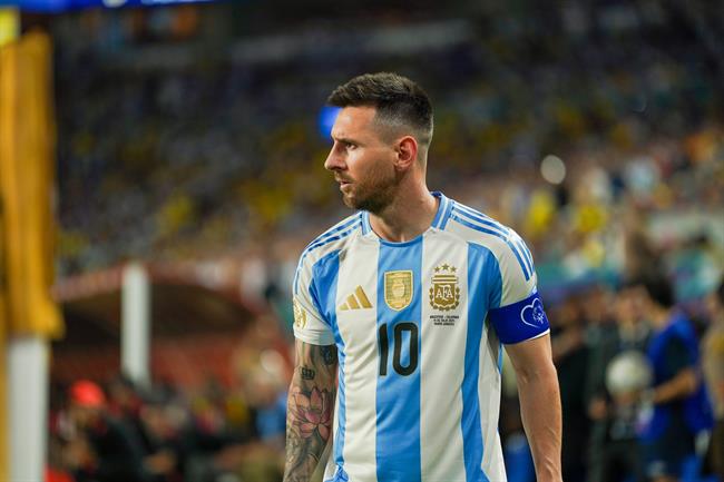 HLV Scaloni chưa chắc chắn về ngày trở lại của Messi 1